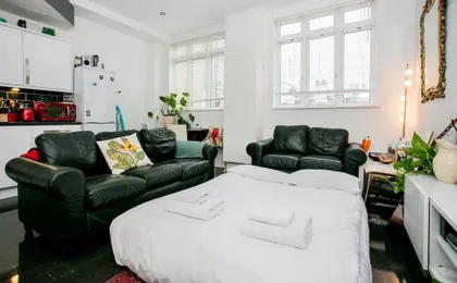 Central Modern Apartment