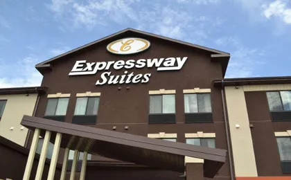 Expressway Suites Of Grand Forks