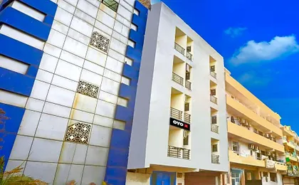Hotel O Near Anand Vihar Metro Station