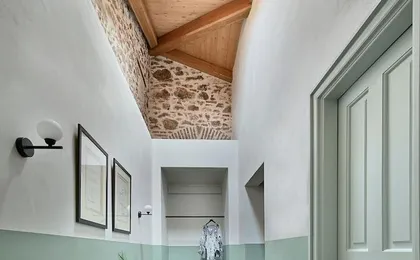 Athinaidos Quarters by KK