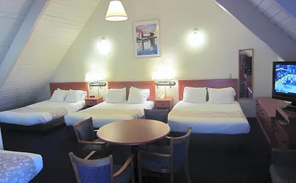 Newport Channel Inn