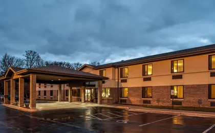 Econo Lodge Inn Suites Oconto