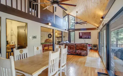 Ruidoso Cabin Retreat w/ Multi-level Deck