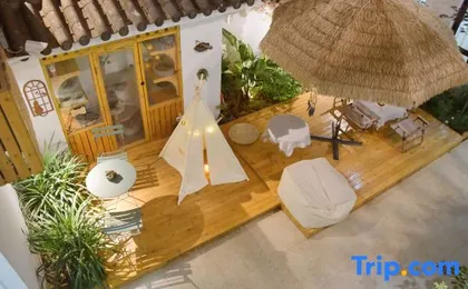 Sanxun Ancient City Panorama Homestay (Lijiang Ancient City Waterwheel Branch)