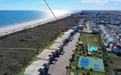 Serenity by the Sea 2-min Walk to Beach + Boardwalk + Golf Cart Zone 2 Pools + Basketball Access