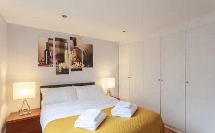 3 Bedrooms Apartment Central London