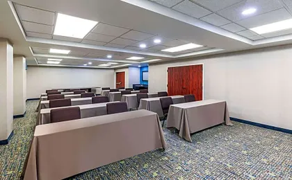 Hampton Inn & Suites Tulsa-Woodland Hills at 71st & Memorial