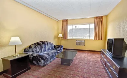 Howard Johnson by Wyndham Pikesville