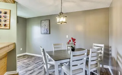 6 Mi to Dtwn Cincinnati: Dog-friendly Apt w/ Yard