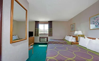 Super 8 by Wyndham Kenmore/Buffalo/Niagara Falls Area