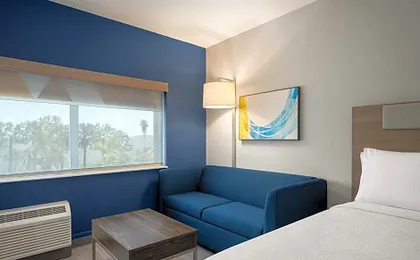 Holiday Inn Express & Suites Miami Intl Airport - 36th St by IHG