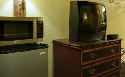Americas Best Value Inn Comanche