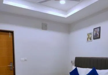 Yellow Sapphire Hotel Gachibowli