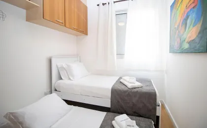 3 Bedrooms - Modern - Close To the Mall
