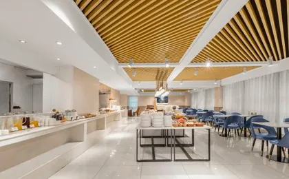 Chengdu New Exhibition Zhangjiasi Subway Station Atour Hotel