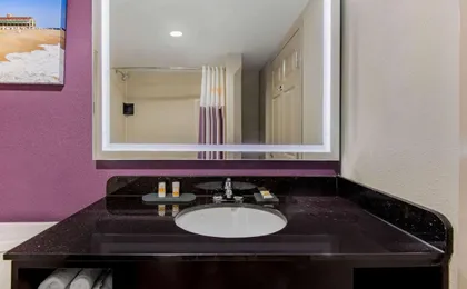 La Quinta Inn by Wyndham West Long Branch