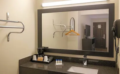 Boarders Inn & Suites by Cobblestone Hotels - Ashland City