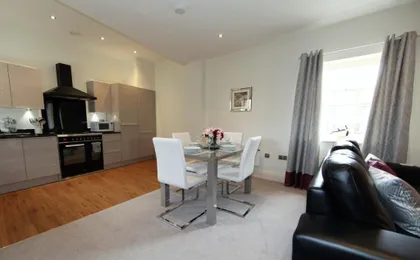 6 Hunter House - Heart of the City with Free Onsite Parking