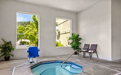 Super 8 by Wyndham Roseburg