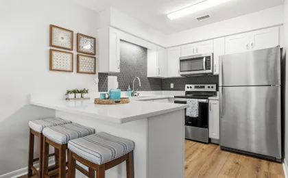 Gulf Walk by Avantstay West End Coastal Escape Renovated 1BR Condo Shared Pool & Beach Access