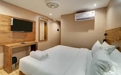 Hotel Embrace Inn Near Exhibition Center