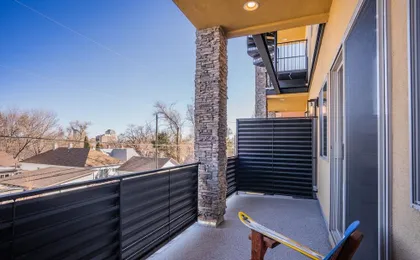 Downtown Skyline Rooftop Patio Modern Townhome