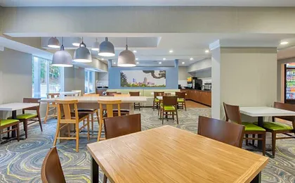 Fairfield Inn & Suites by Marriott Raleigh Crabtree Valley