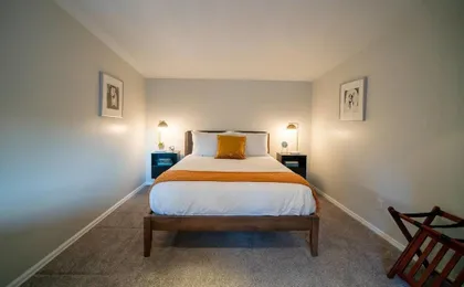 Sophisticated City Escape Near du