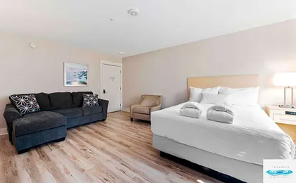 Gold Coast Inn - At the Bay in Traverse City