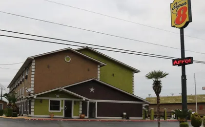Super 8 by Wyndham San Antonio/I-35 North