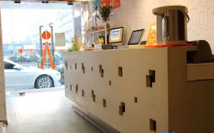 98 Hotel Chain (Hangzhou Canal Plaza Gongchenqiao East Subway Station)