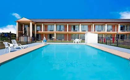Super 8 by Wyndham Longview/I-20