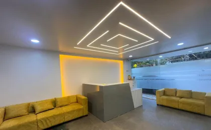 Hotel Yellow House