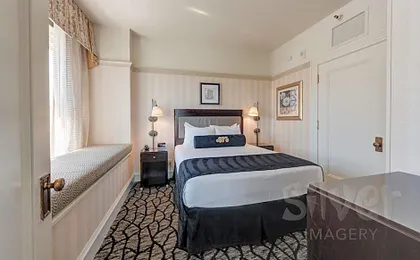 Gaslamp Plaza Suites