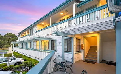 Arbor Inn Monterey