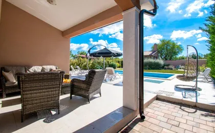 Villa Moki Mit Privatem Beheizbarem Pool - by Istrabook