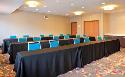 Holiday Inn Express Hotel & Suites Omaha West By IHG