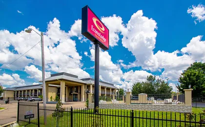 Econo Lodge Inn & Suites