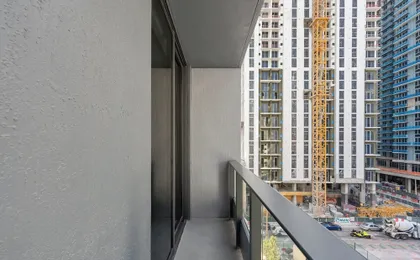 501 First - Steps from Bayside