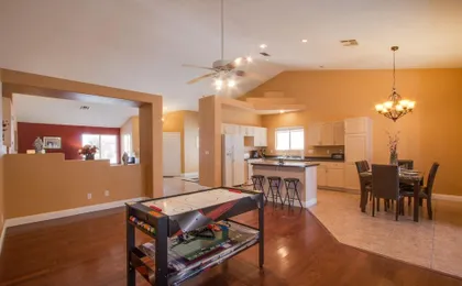 Beautiful Spacious House Very Nice Area