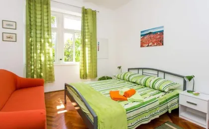 Apartment Blue & Green - Two-Bedroom Apartment with Terrace And Garden View
