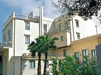 Ognina Residence