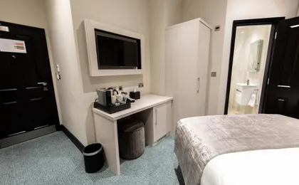 The Crescent Hyde Park (Adults only)