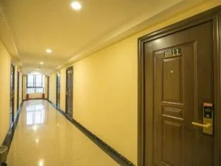 Super 8 Hotel Chengdu North Railway Wukuaishi Metro Station