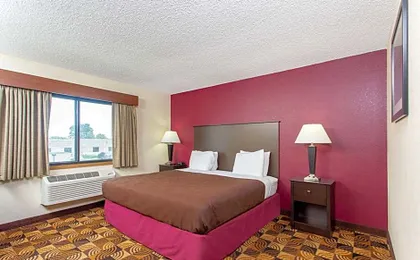 AmericInn by Wyndham Elkhorn Near Lake Geneva