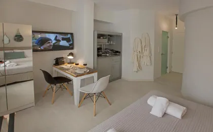 Ermou Stylish Suites by Ghh