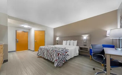 Red Roof Inn & Suites Philadelphia - Bellmawr