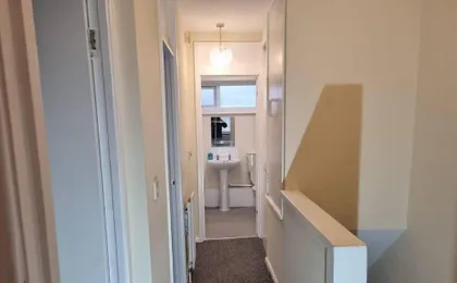 Nice Residential Within Easy Reach To Town