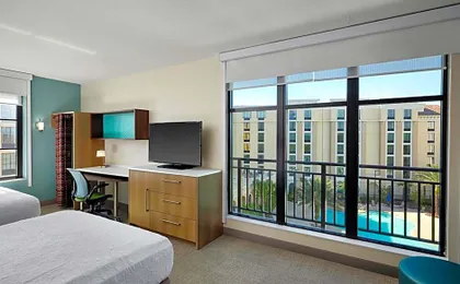 Home2 Suites by Hilton Orlando at FLAMINGO CROSSINGS Town Center
