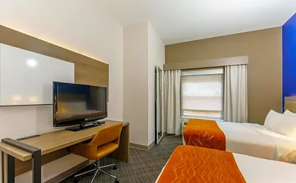 Comfort Suites University Drive